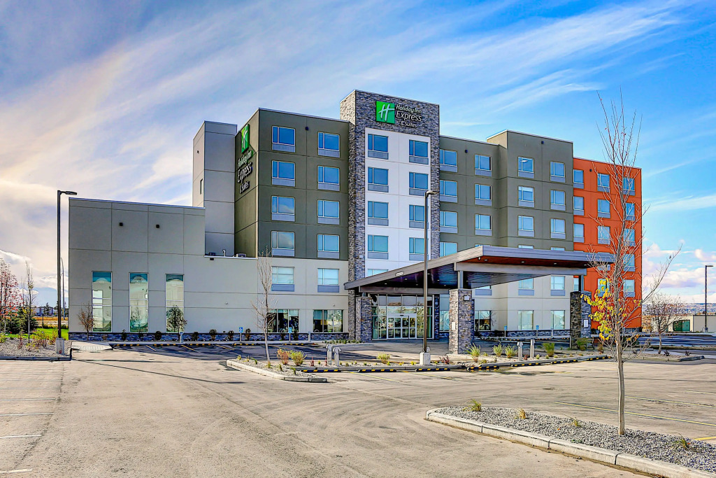 Holiday Inn Express & Suites - Calgary Airport Trail NE by IHG