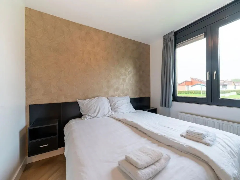 Holiday Home in South Holland With Shared Pool