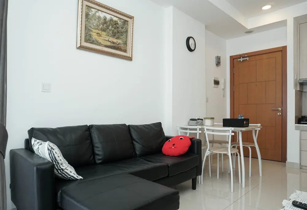 Minimalist And Cozy 2Br Apartment At The Nest Near Puri By Travelio