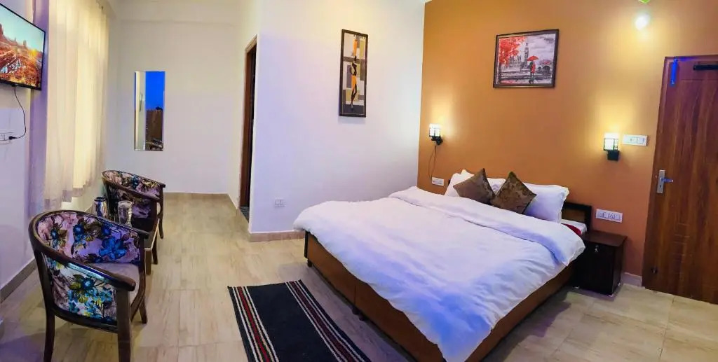 Snow Crest Residency - A Pure Veg Hotel