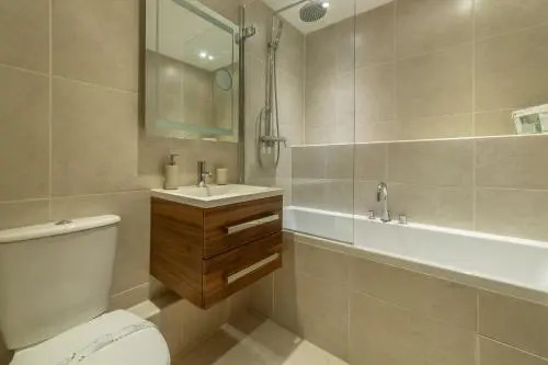 6 Sandy Lane
