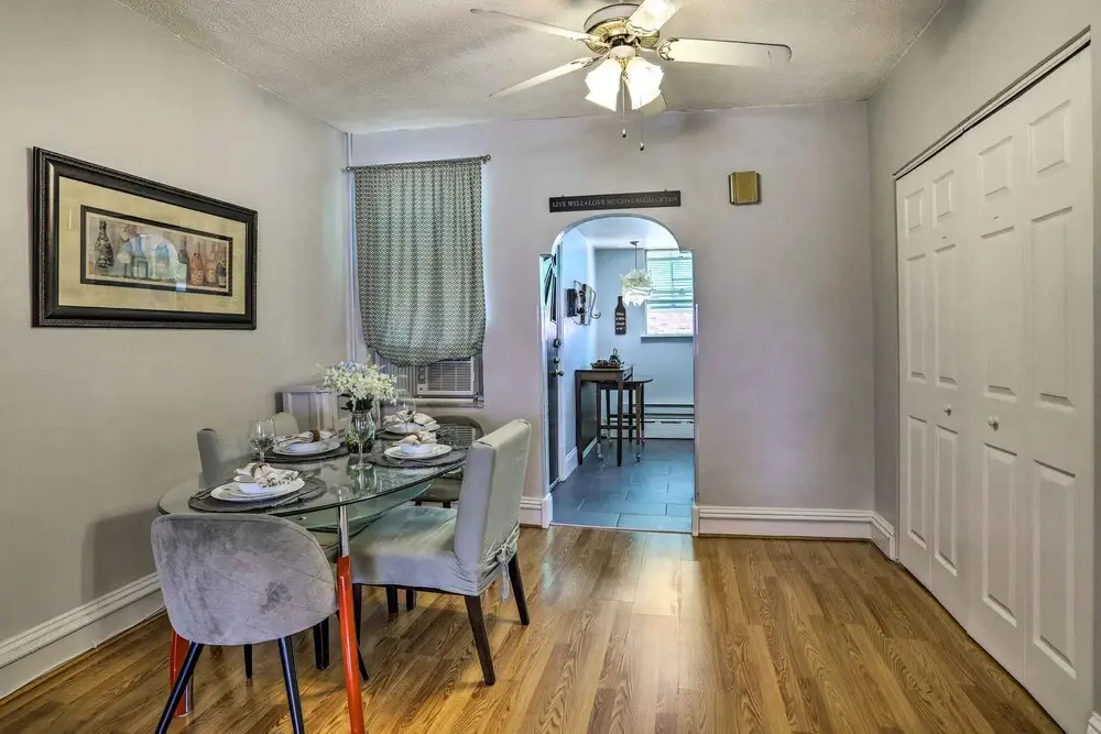 South Philly Townhome: 3 Mi to Center City
