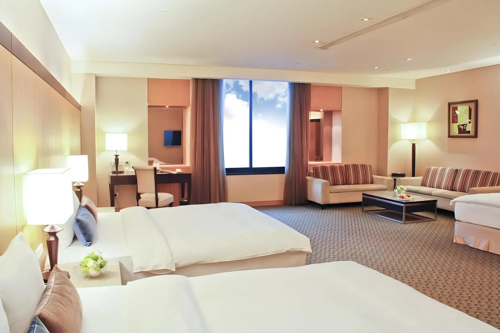 Queena Plaza Hotel
