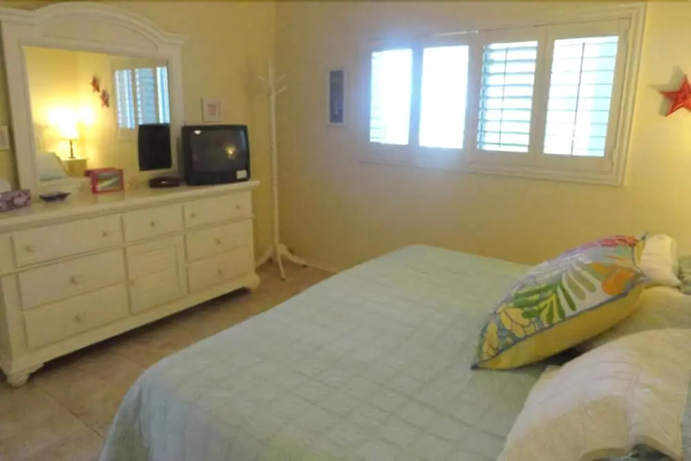 AM Beach Place Unit 6