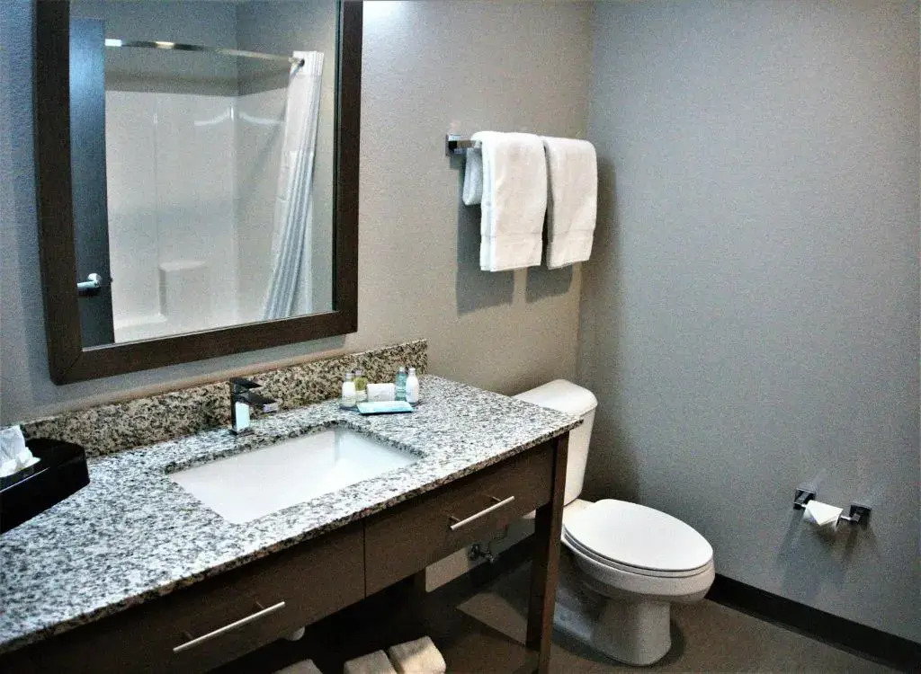 Brookstone Inn & Suites