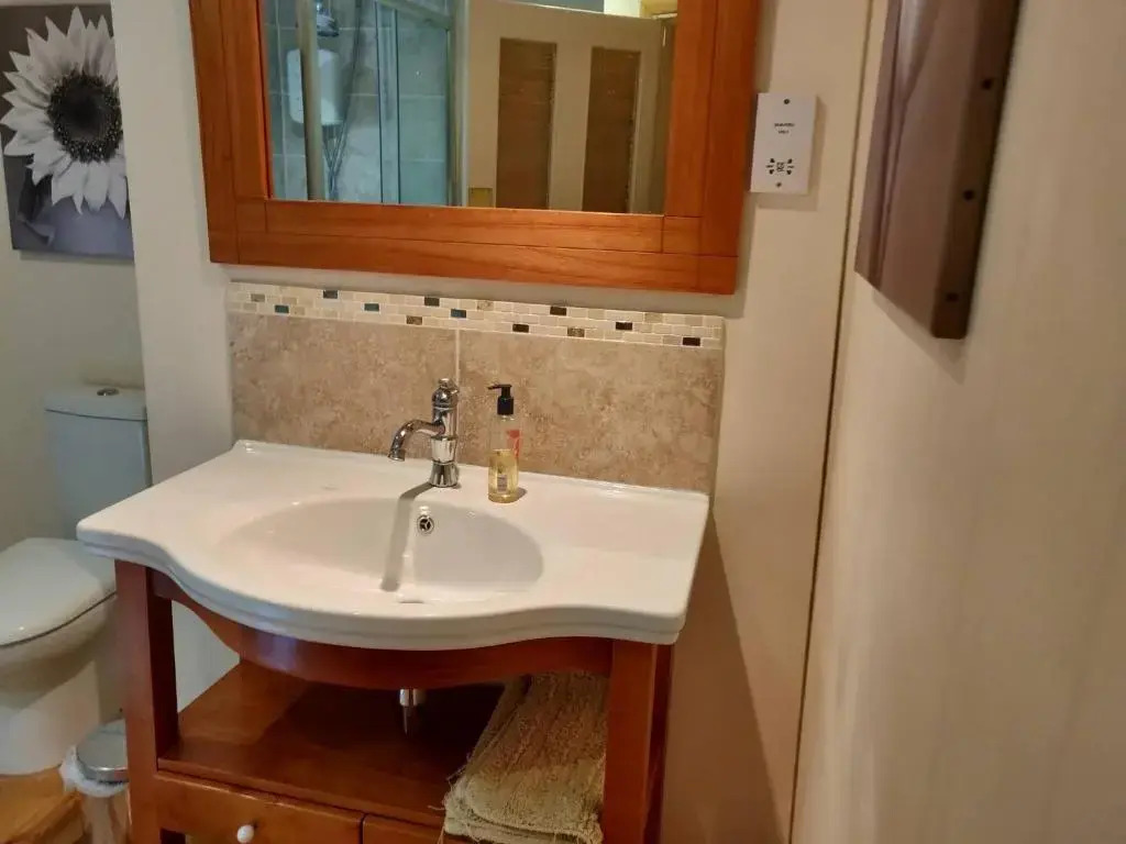 4BR 4 Bathroom Cottage Parking Garden Near St Neots