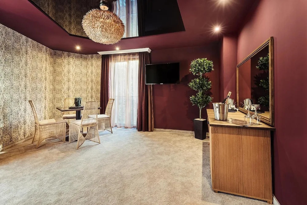 OPU Boutique Hotel