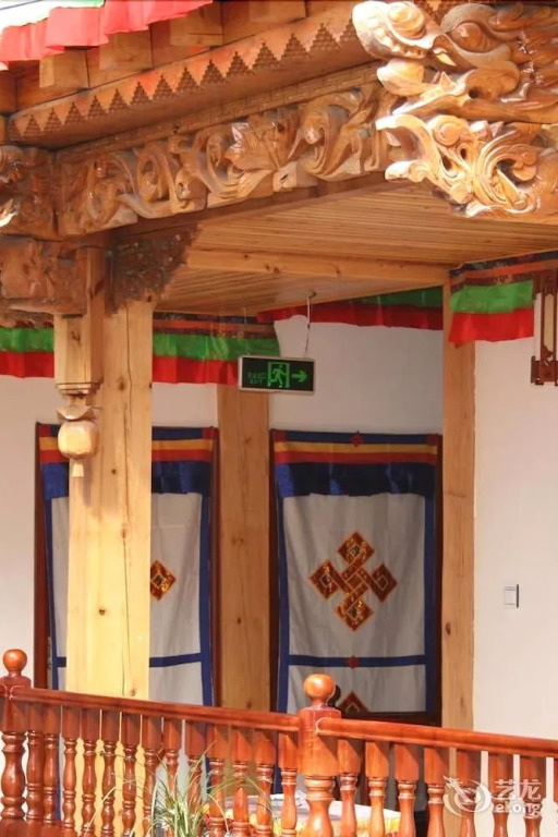 Shangri-la Tibetan Family Inn