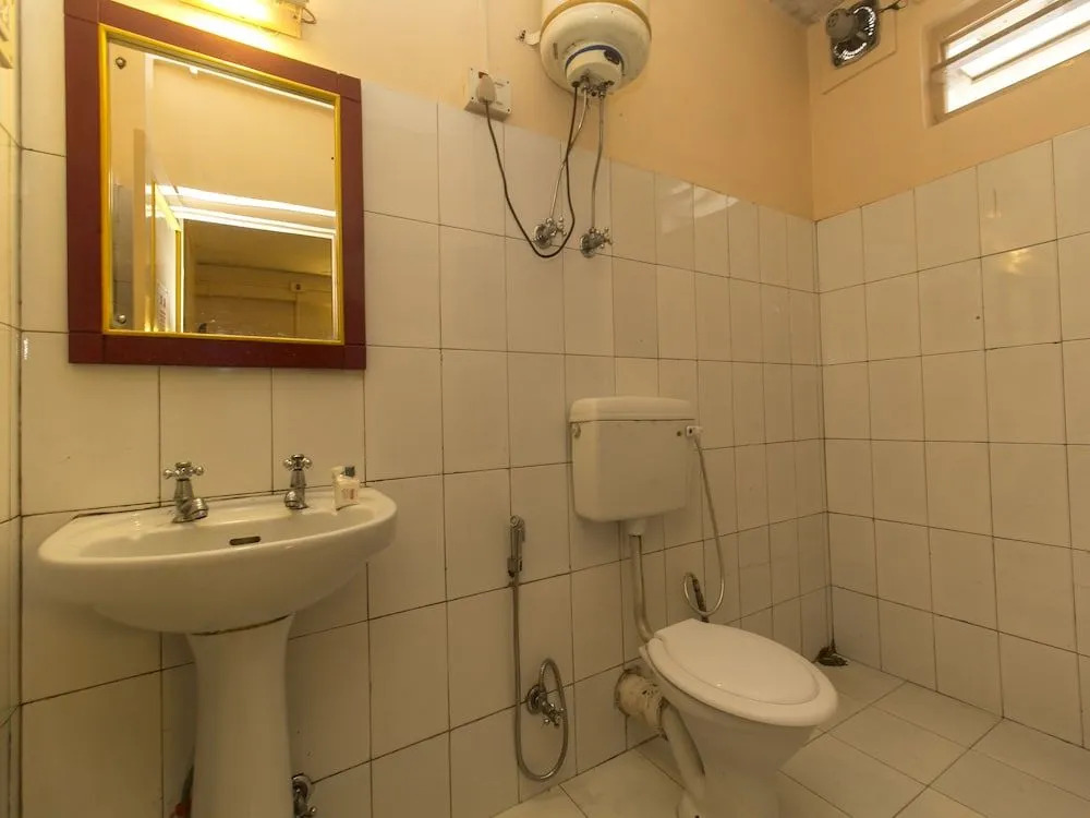 OYO 12192 Hotel Polok