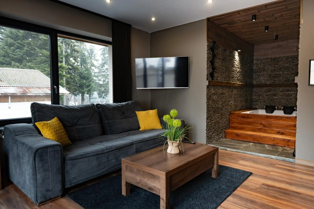 The White Horse Apartment 1