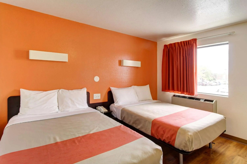 Motel 6-Amherst, OH - Cleveland West - Lorain
