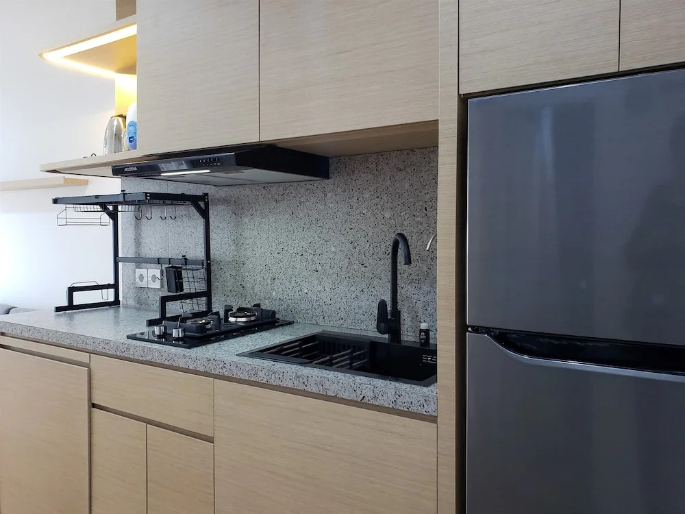 Minimalist And Cozy 2Br At La Hub City Apartment