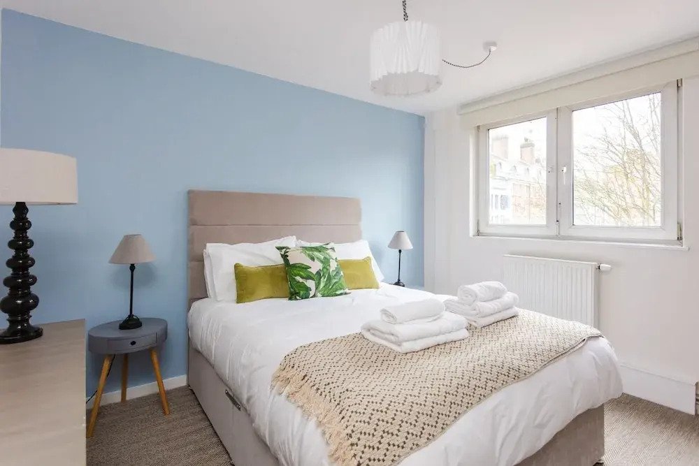 Spacious Central 3 Bedroom Apartment in Old Street