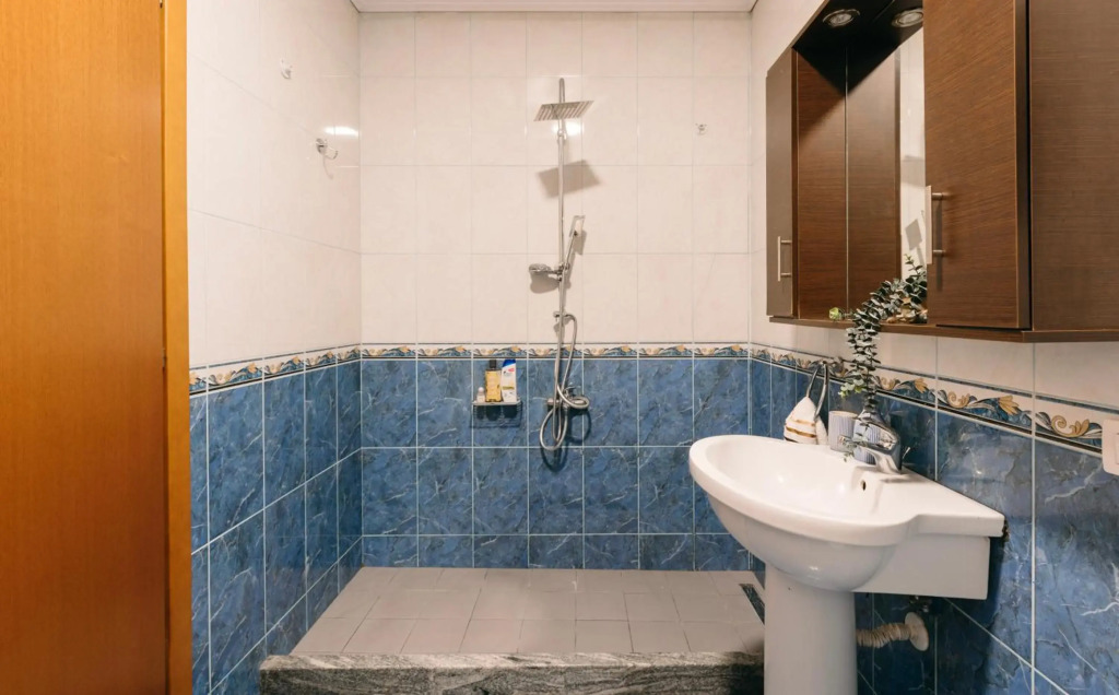 Rs place 1-bedroom apartment with free parking