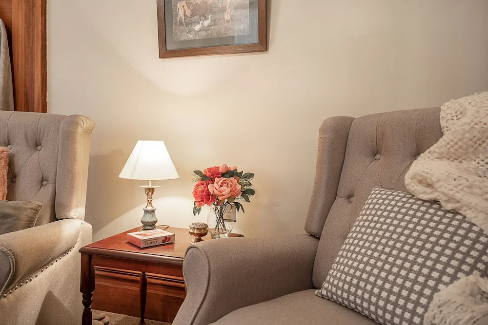 The Fern & Thistle Boutique Accommodation- Drinks, Hotpool, Sauna
