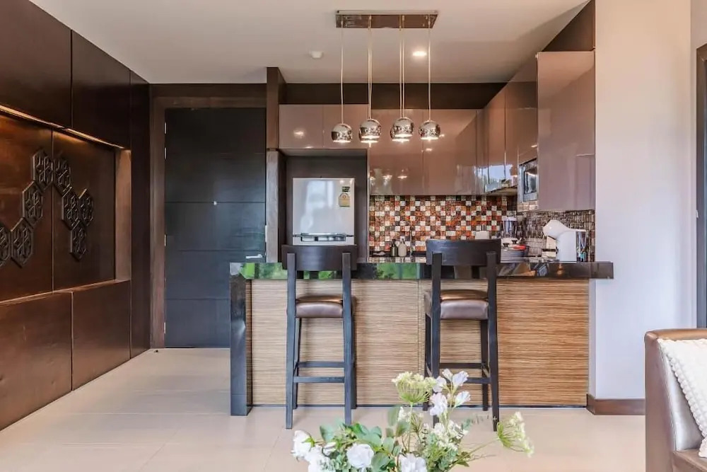 Majestic 2BR with garden view in Regent