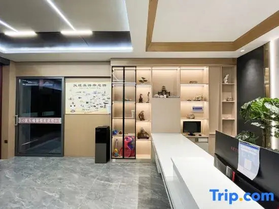 Dunhuang Kaile Peak Modern City Design Homestay (Dunhuang Night Market Branch