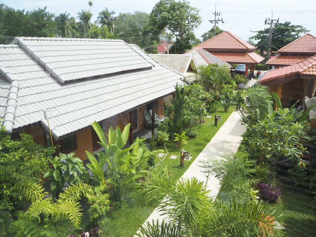 Lanta Fevrier Resort