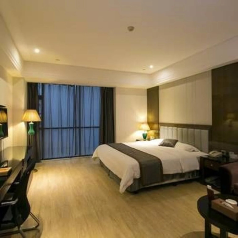 Golden Peninsula Hotel