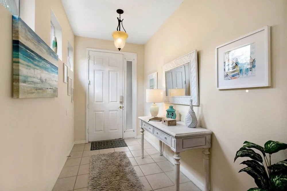 Gorgeous Davenport 5 Bed Villa with Pool Hot Tub