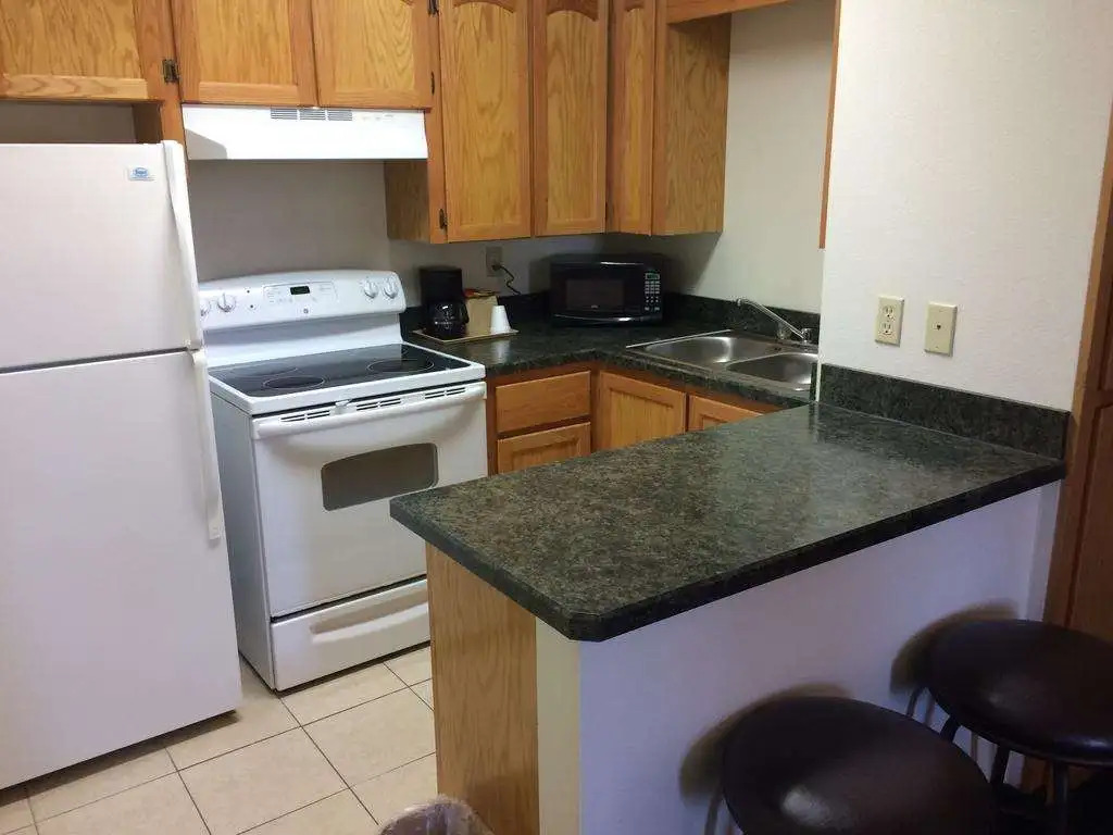 Travel Inn & Suites