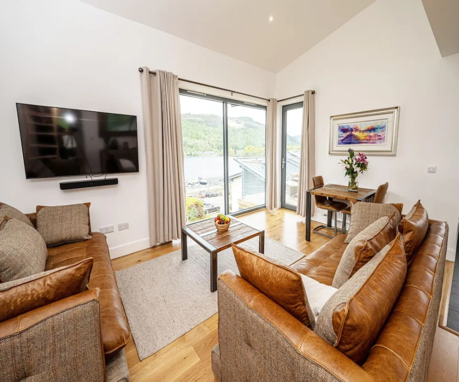 12 Loch View PF Kenmore