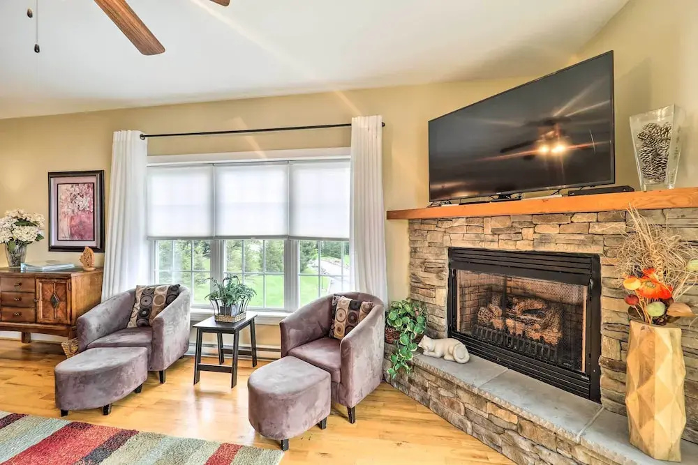Scenic Views! Ski-in/ski-out Condo in Beech Mtn