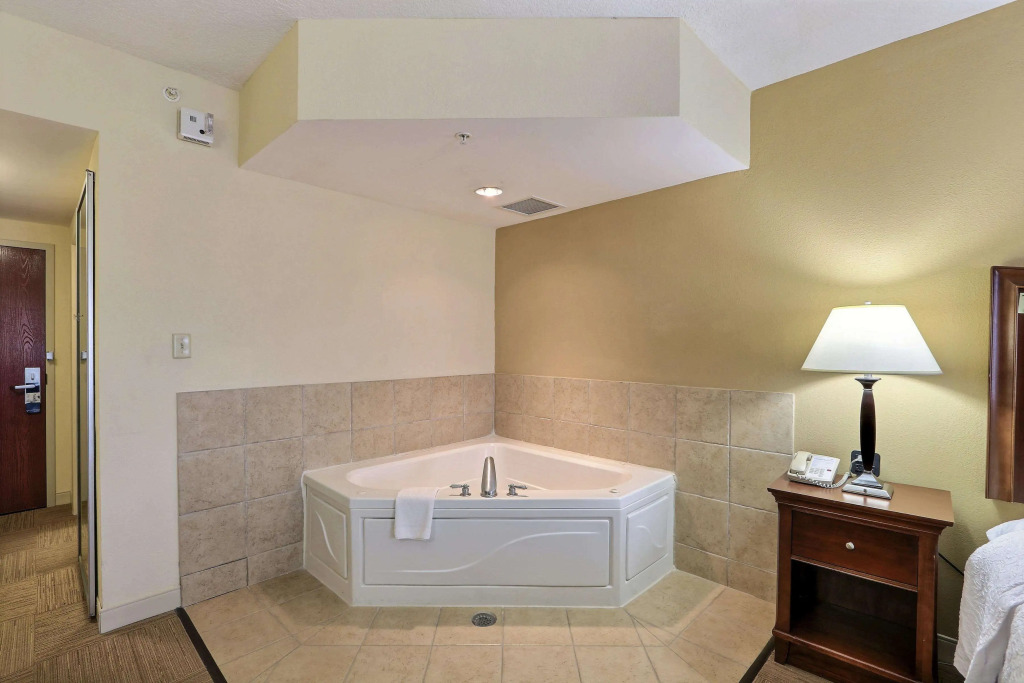 Hampton Inn & Suites Savannah - I-95 South - Gateway