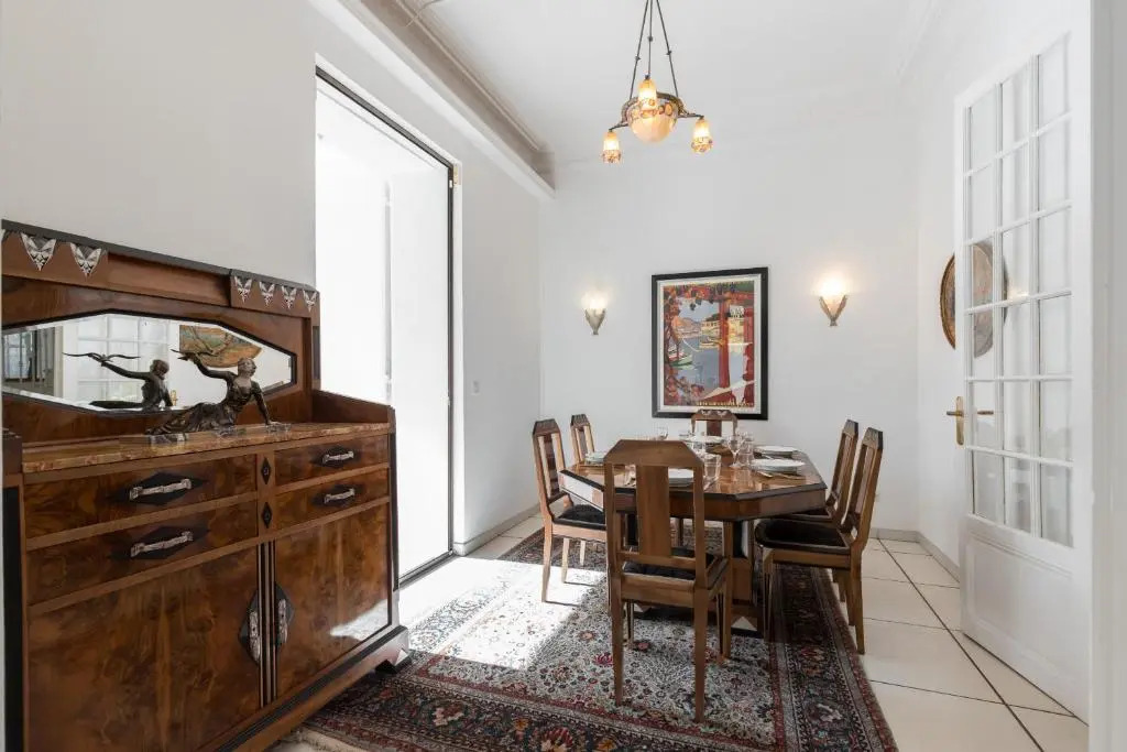 Stylish Art Deco villa near the sea 4 Bdrs Pool and garage