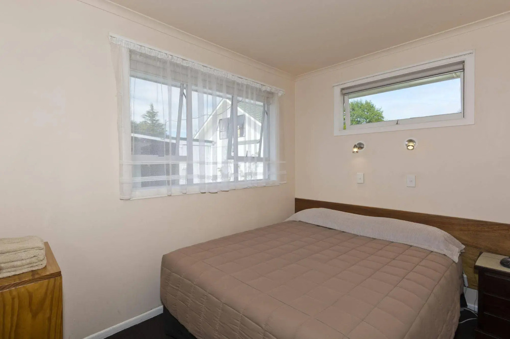 Garden Court Motel & Backpackers