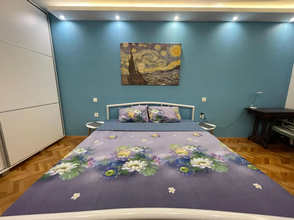 EVAs WorldMap Apartment