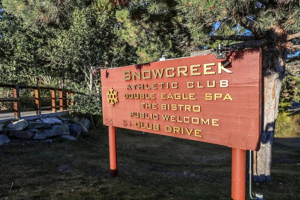 Snowcreek VI The Lodges 1130 Pet-Friendly, Beautiful and Spacious, Garage and Washer Dryer by RedAwning