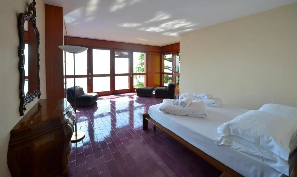 Holiday Garda Villa Dolcelago Lake Front