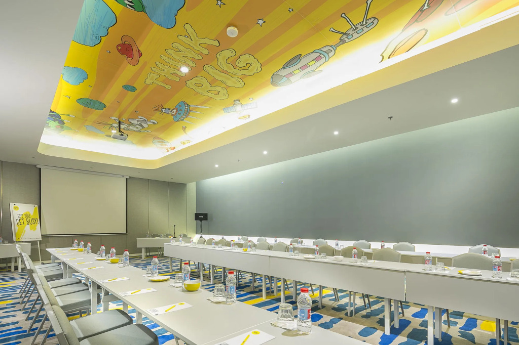 YELLO Hotel Harmoni