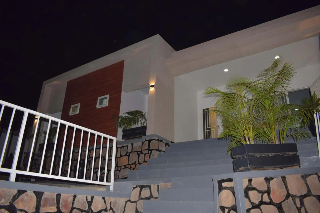 INZOZI AFRICA HOUSE B&B-Gishushu