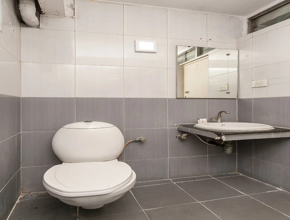 OYO 29267 Hotel Akash Inn
