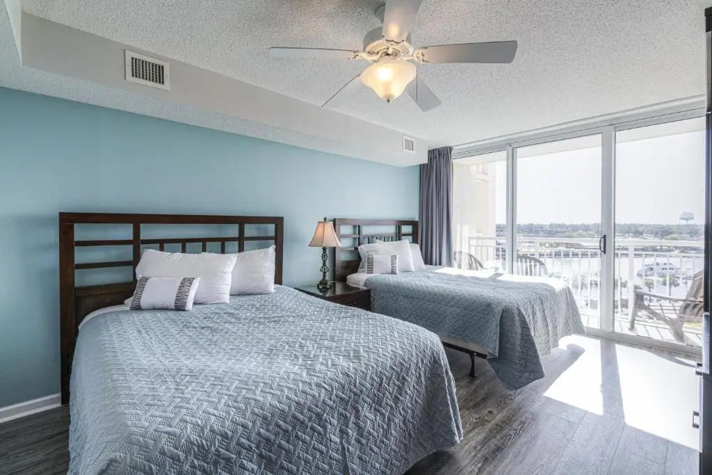 Yacht Club Villas #1-703