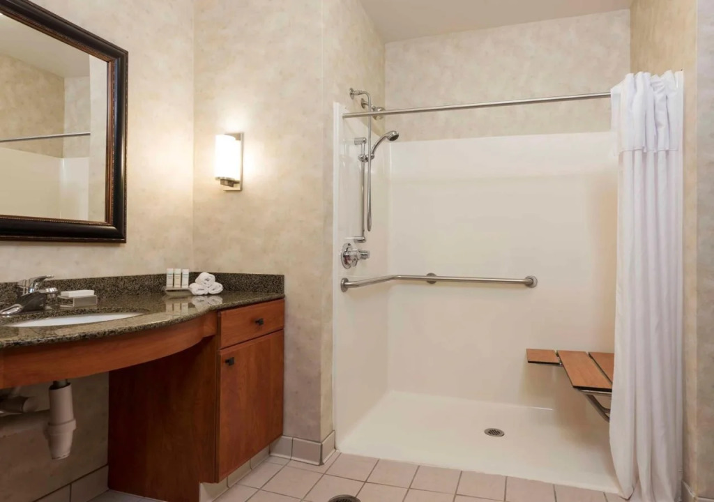 Homewood Suites by Hilton Indianapolis Airport / Plainfield