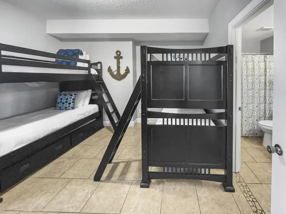 Ocean Ritz-501 4 Bedroom Condo by RedAwning