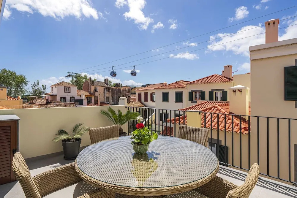 Zona Velha Apartments by An Island Apart