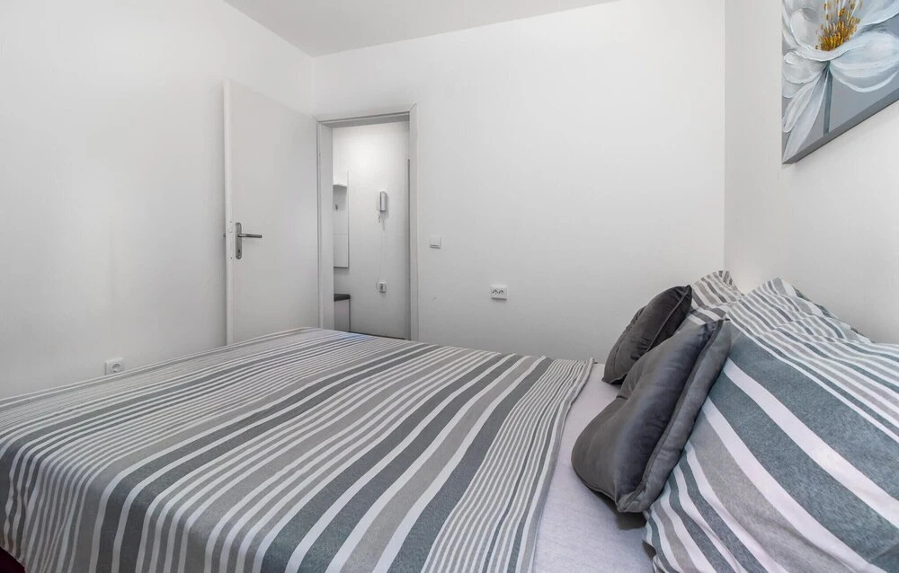 Amazing Apartment in Dramalj With 2 Bedrooms and Wifi