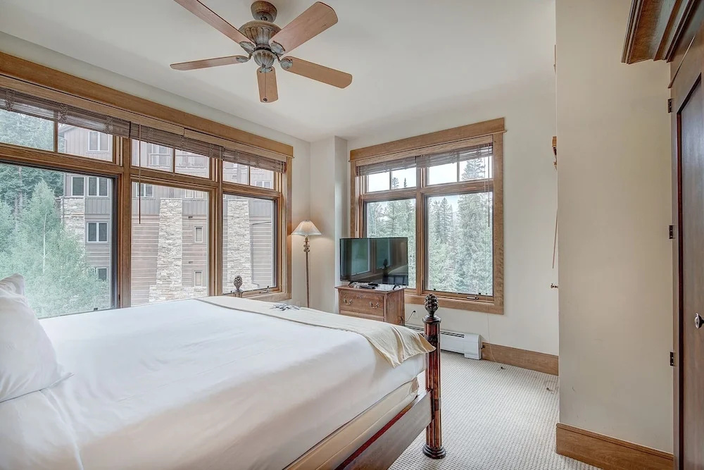 Luxurious 3 Br In River Run Village With Ski-in Out, No Cleaning Fee 3 Bedroom Condo by RedAwning
