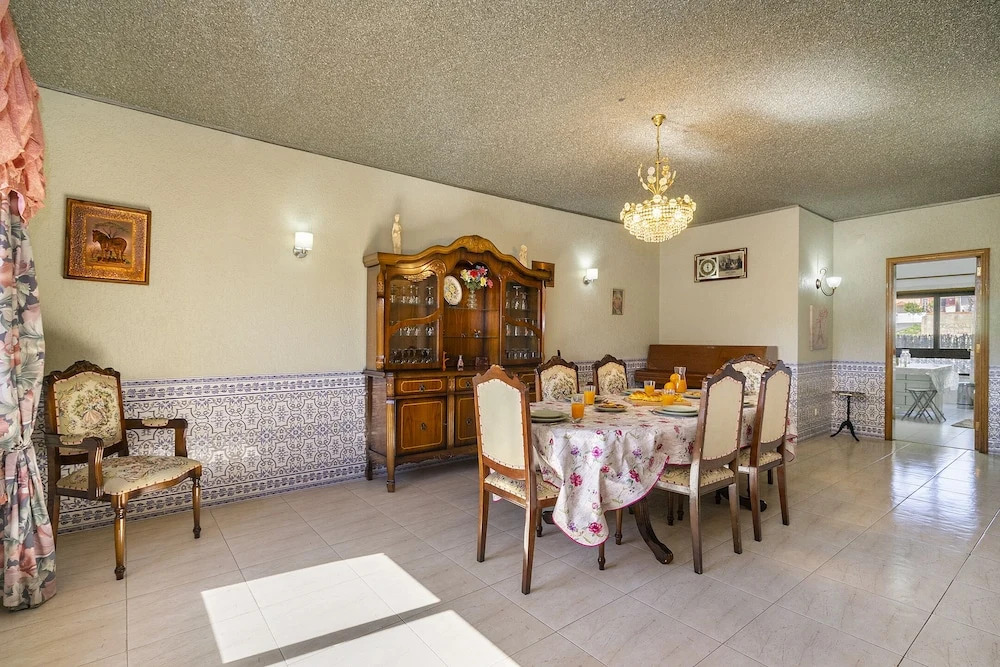 Perfect Family Hideout Residence W/Ac & 4Br + 5Ba