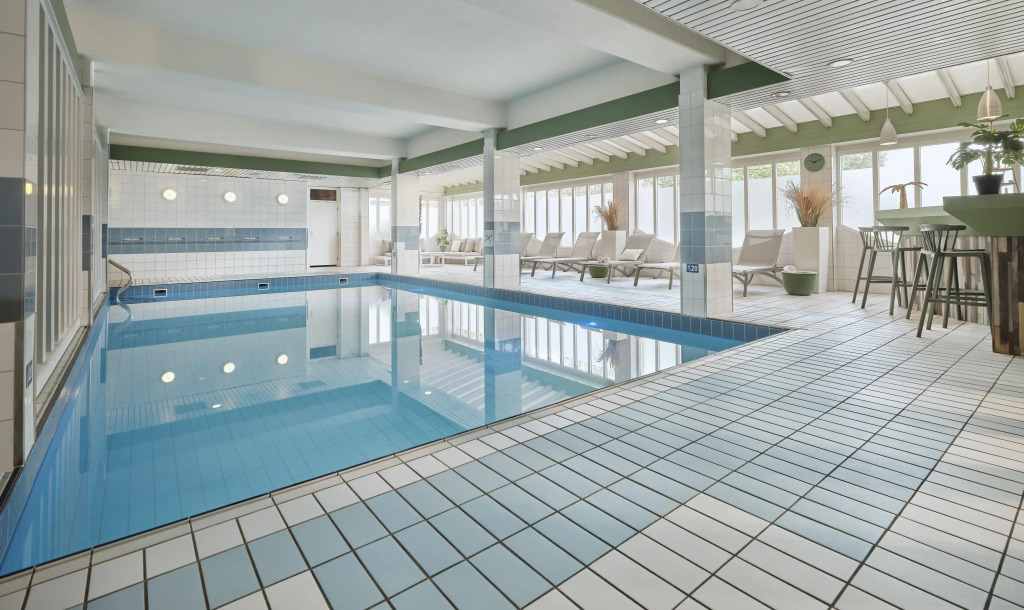 Carlton Oasis Hotel