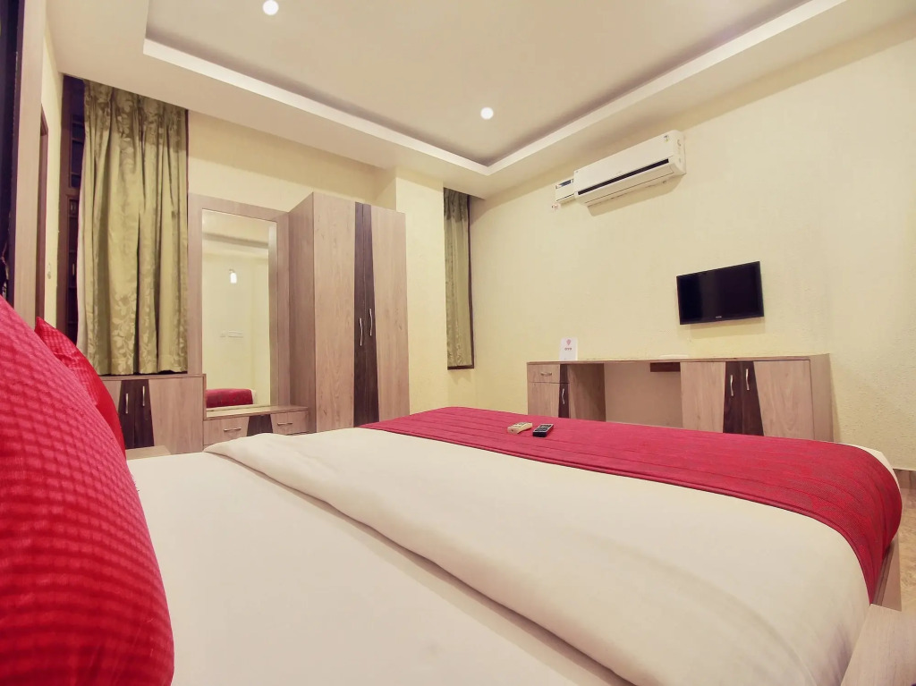 OYO 10222 Hotel Anbu Park