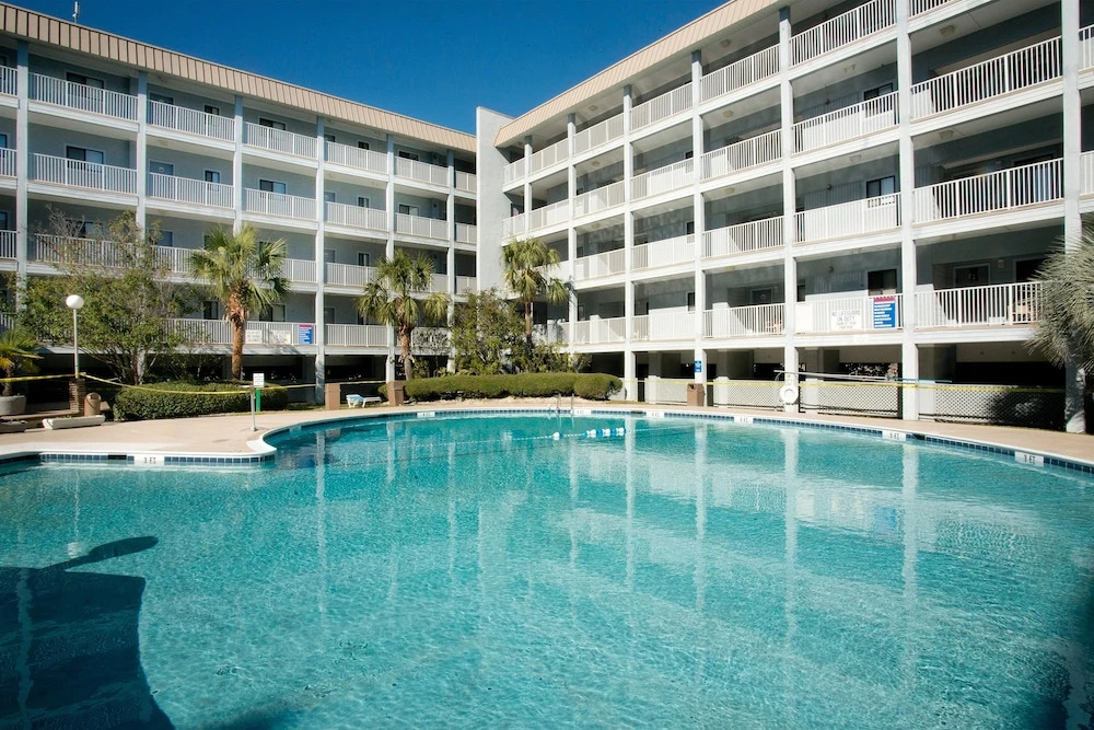 3211hhre 2 Bedroom Condo