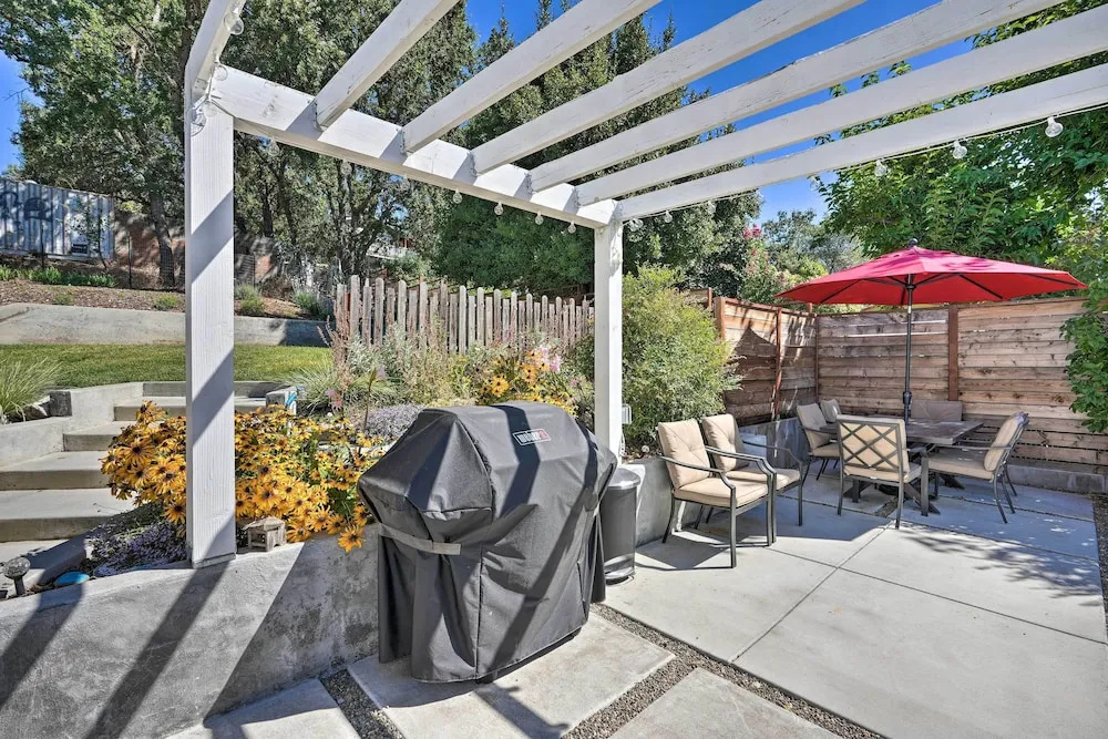 Sierra Sunset Inn - 3 Miles to Placerville!