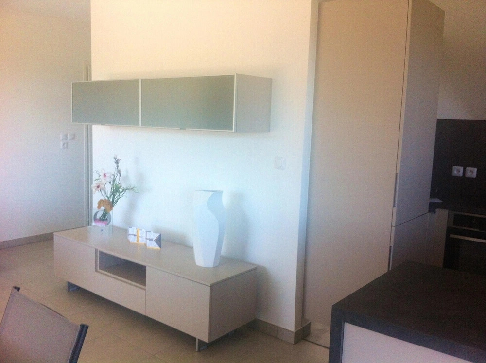Apartment With 2 Bedrooms in Hyères, With Wonderful sea View and Furnished Terrace