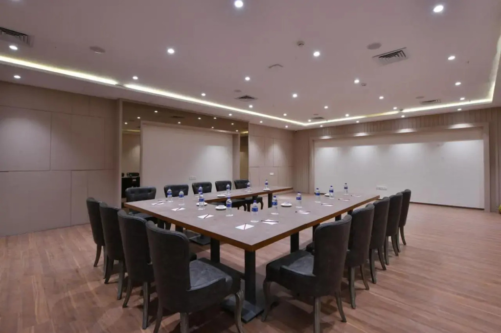 Click Hotel LH Seven Morbi