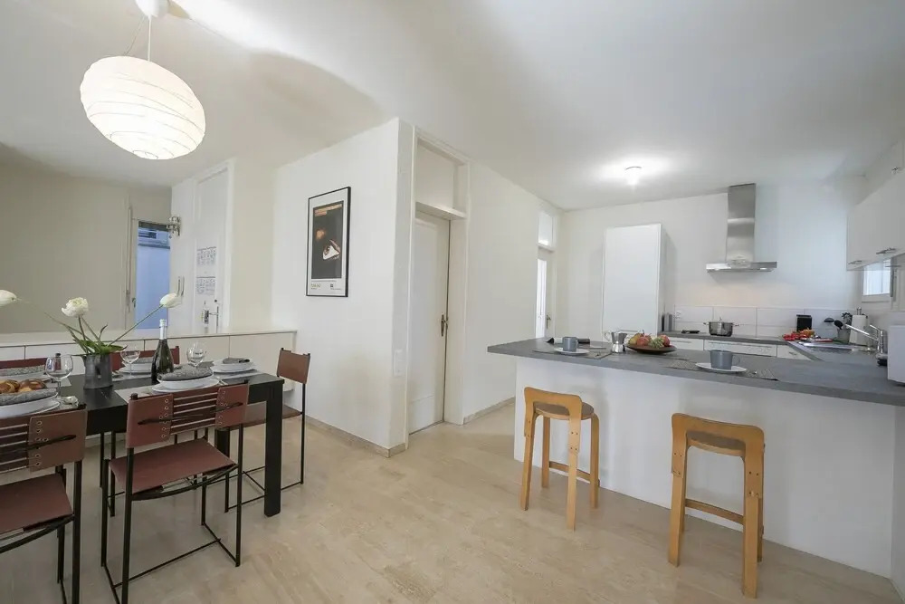 City Lake Apartment